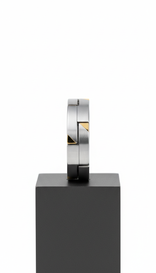 Anello geometrico in acciaio satinato